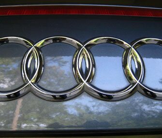     Audi  2011 .